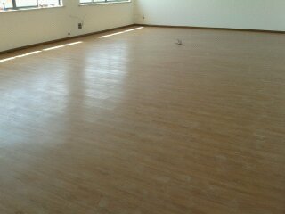 發(fā)爾潤(rùn)牌高檔鋪地貼墻PTSAG墻地板——泡水無(wú)憂的理想選擇